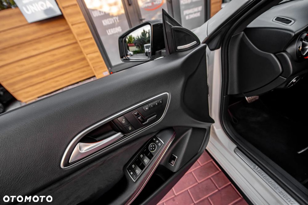 Mercedes-Benz CLA 250 4Matic 7G-DCT Sport - 31