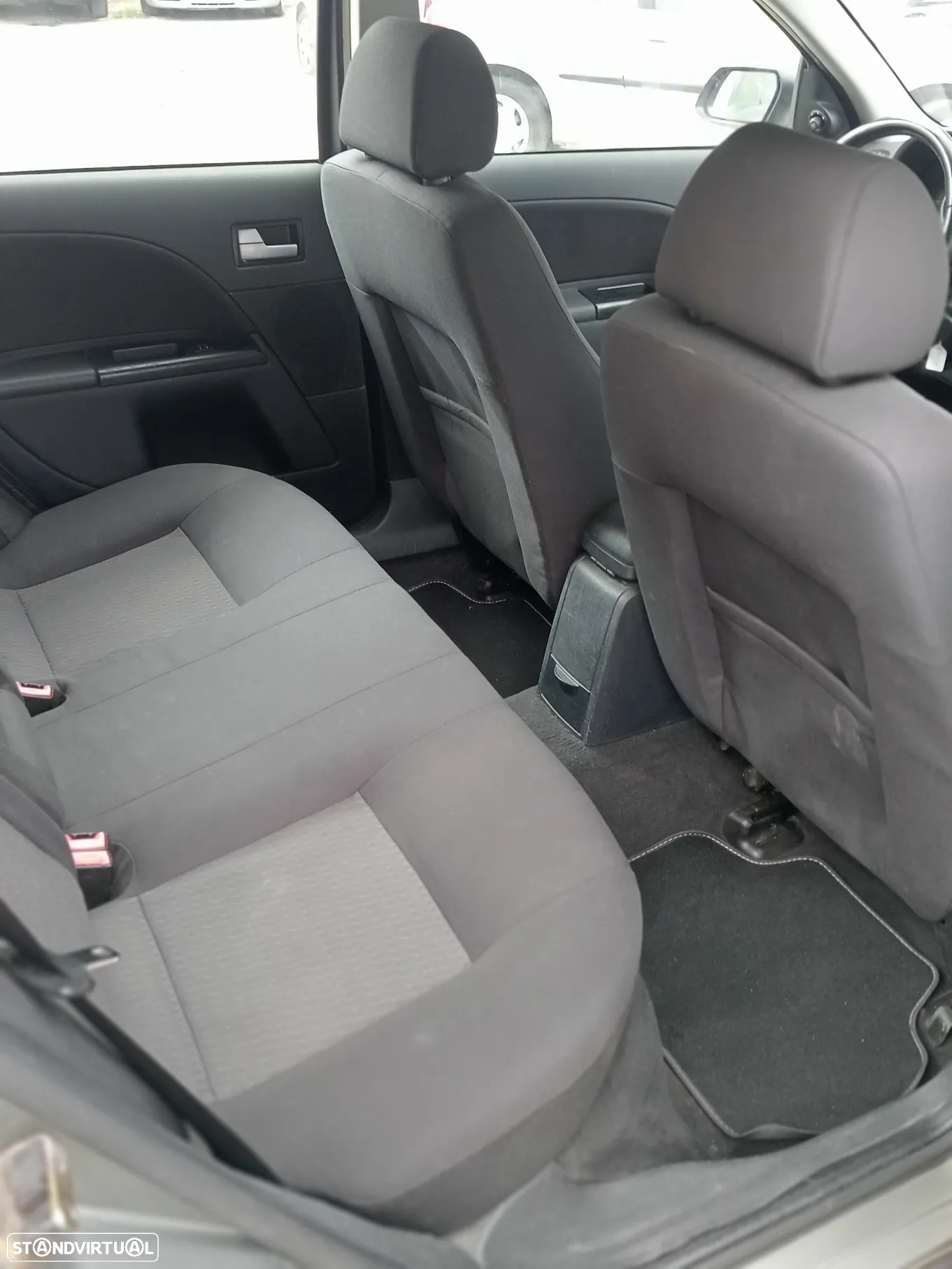 Ford Mondeo SW 2.0 TDdi Trend - 16