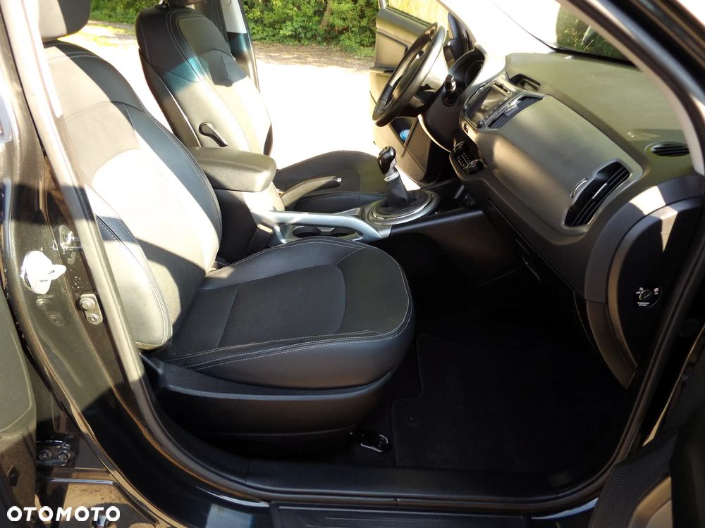 Kia Sportage 1.7 CRDI 2WD ISG Dream-Team Edition - 11