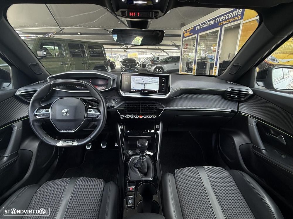 Peugeot 2008 1.2 PureTech GT - 38