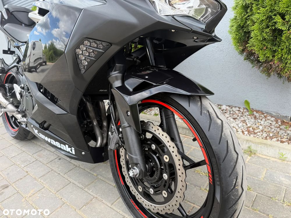 Kawasaki Ninja 400 - 10