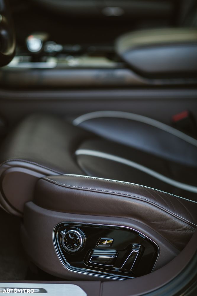 Audi A8 - 30