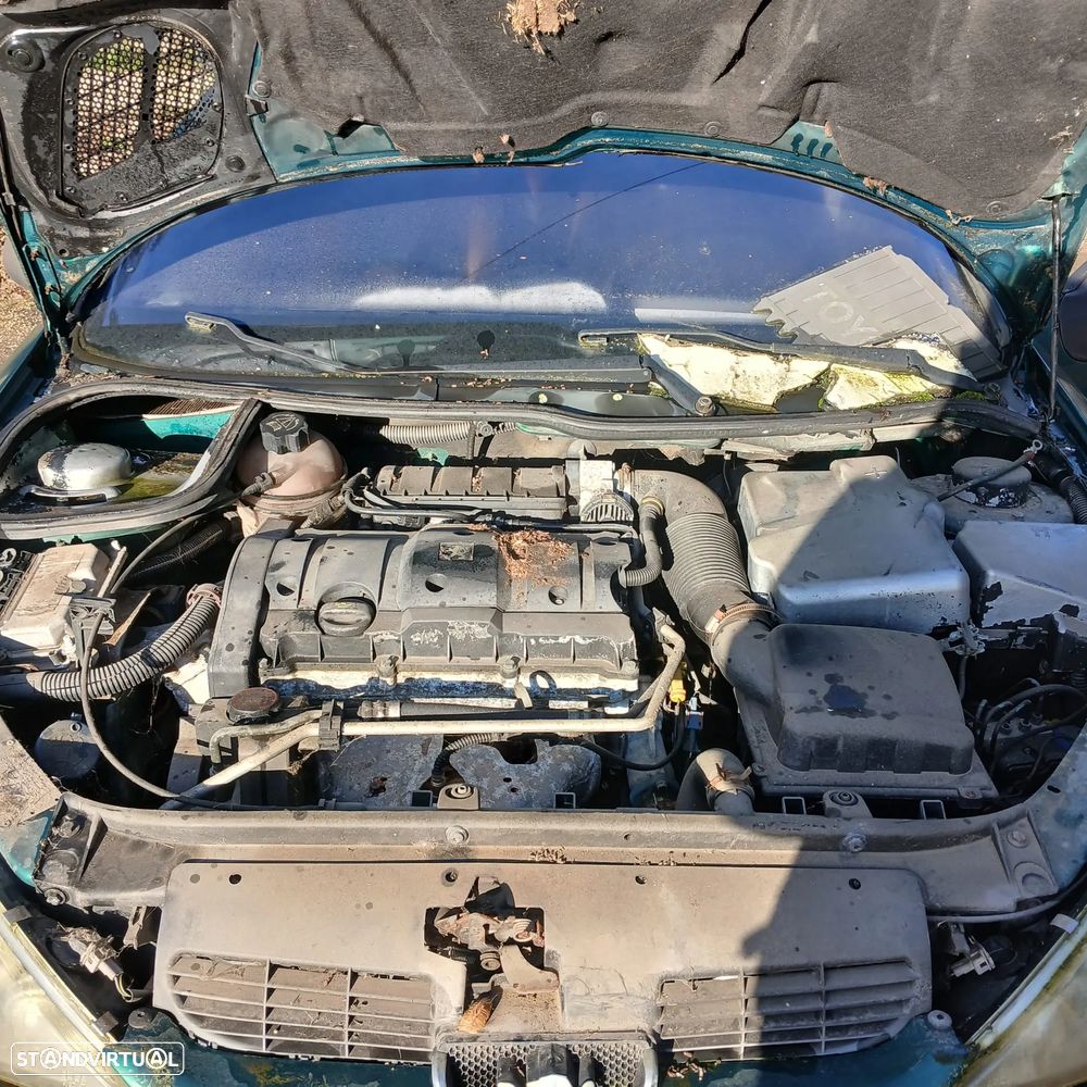 Peugeot 206 CC 1.6 de 2004 - Peças Usadas (10307) - 5