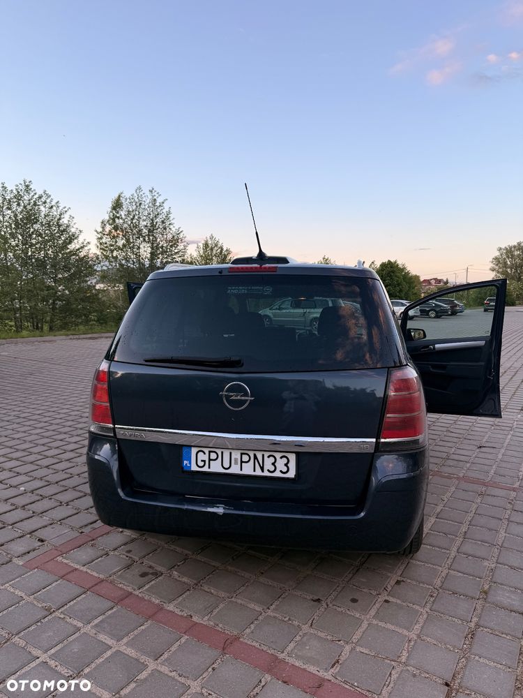 Opel Zafira 1.8 Cosmo - 1
