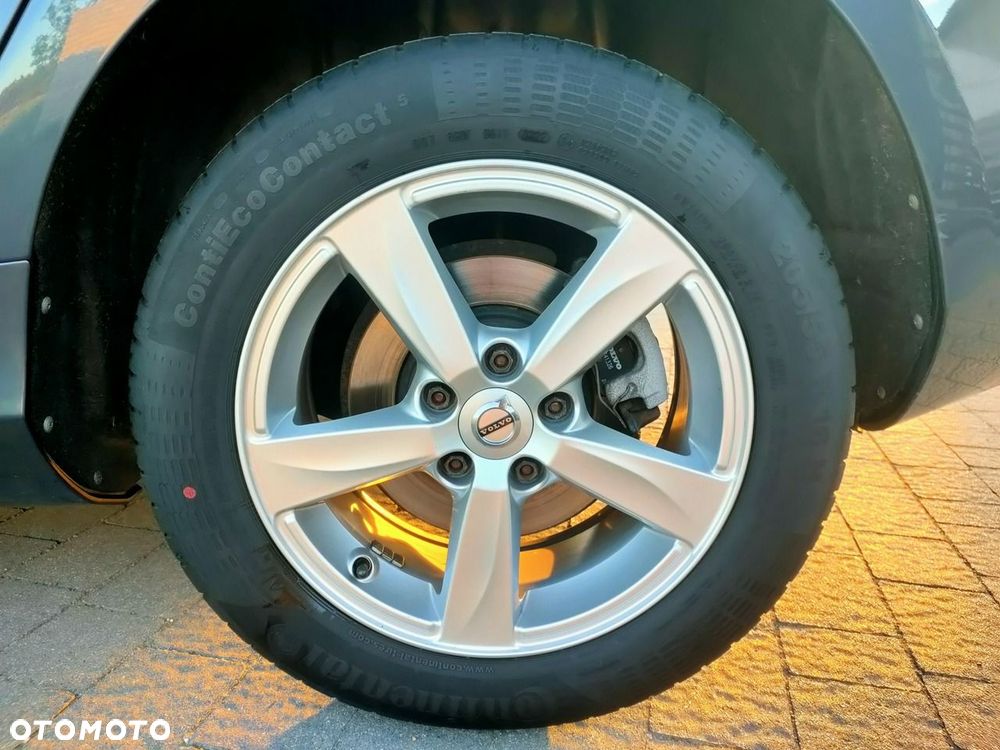 Volvo V40 D2 Drive-E SCR Momentum - 32