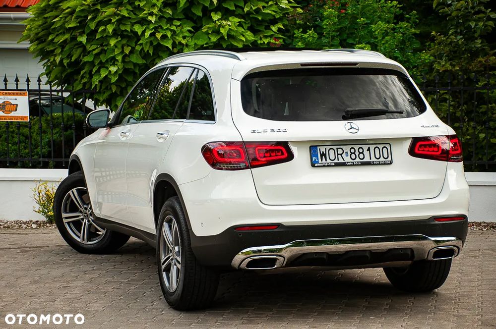 Mercedes-Benz GLC 300 4Matic 9G-TRONIC AMG Line - 16