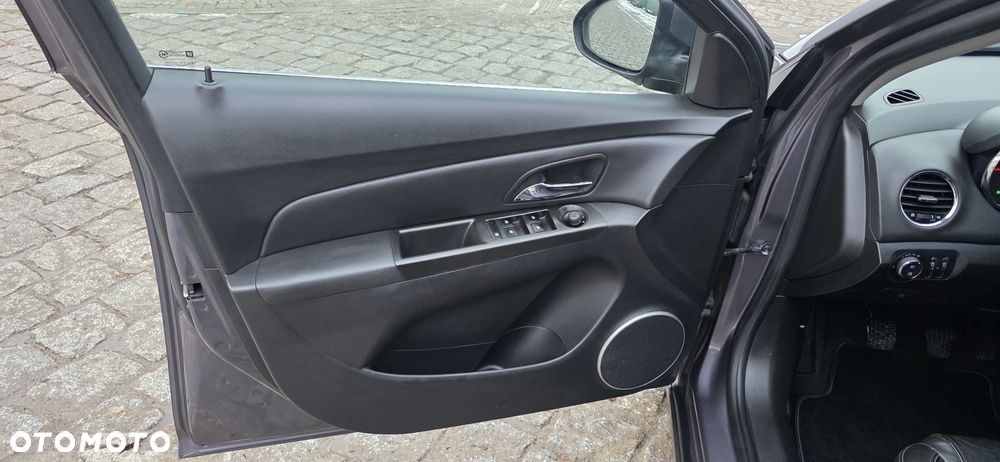 Chevrolet Cruze 1.8 LT+ - 15