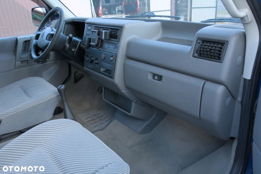 Volkswagen Transporter - 32
