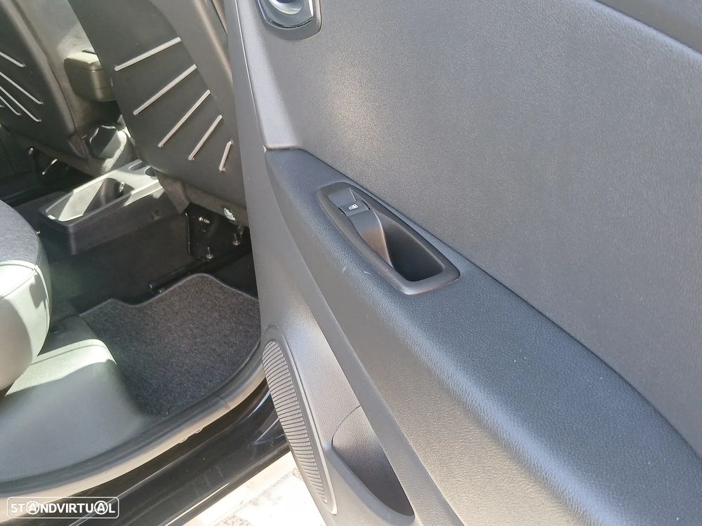 Renault Captur 1.5 dCi Exclusive XMOD - 25