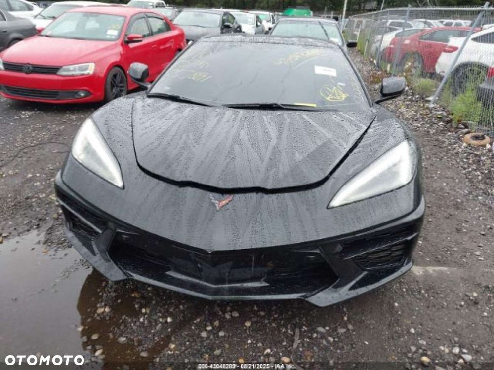 Chevrolet Corvette - 8