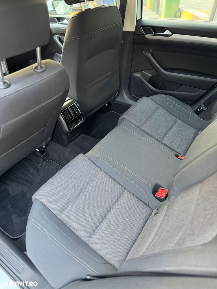 Volkswagen Passat 2.0 TDI SCR DSG (BlueM Tech) Comfortline - 19