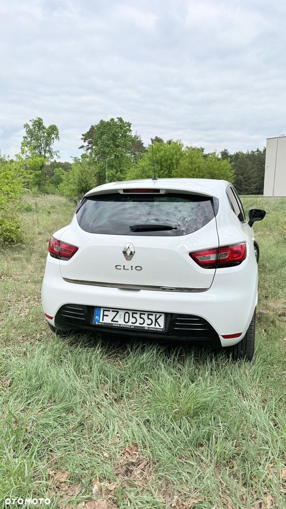 Renault Clio 1.2 16V Limited EU6 - 8