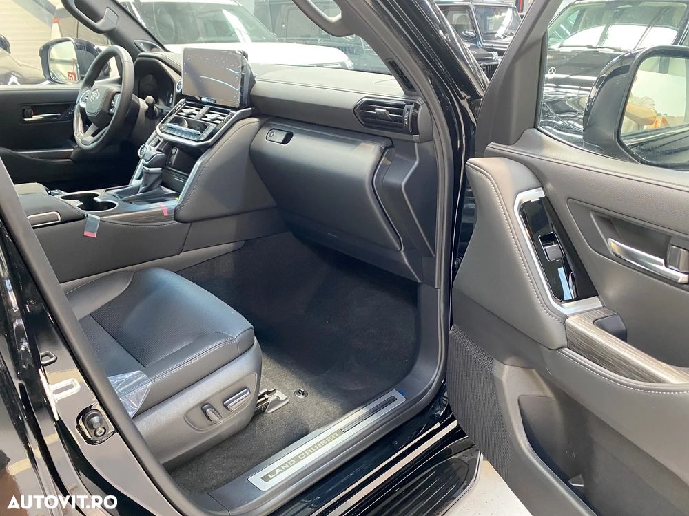 Toyota Land Cruiser 300 - 20