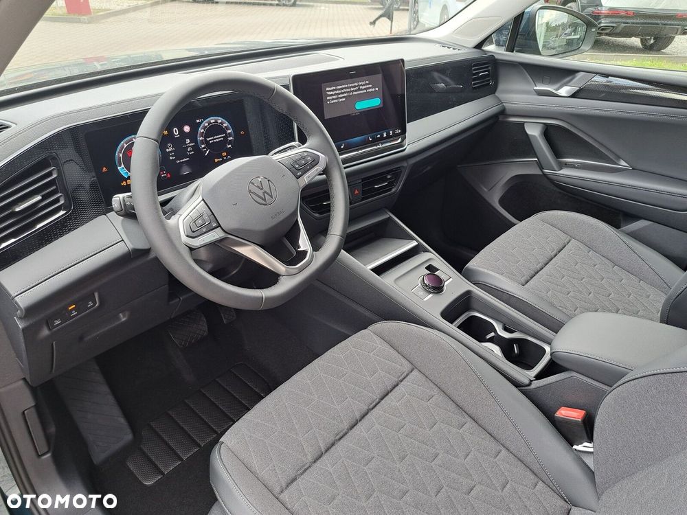 Volkswagen Tiguan - 12