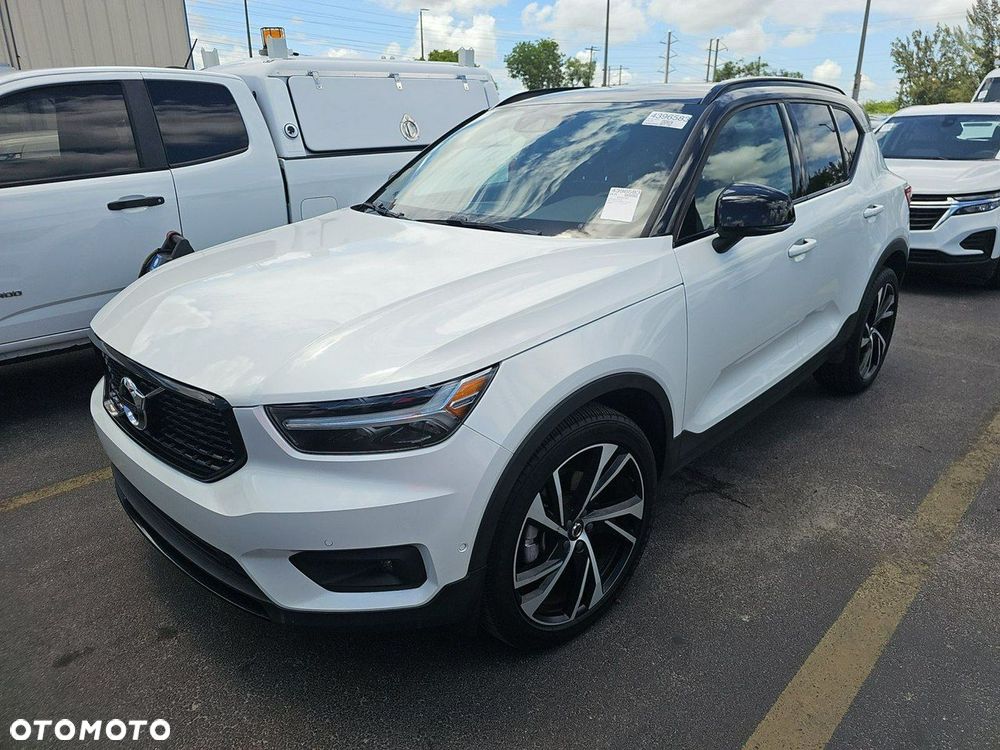 Volvo XC 40 T5 AWD R-Design - 2
