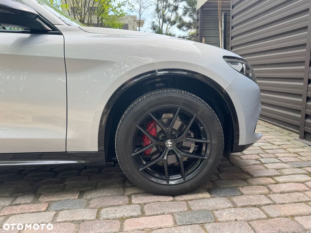Alfa Romeo Stelvio - 5