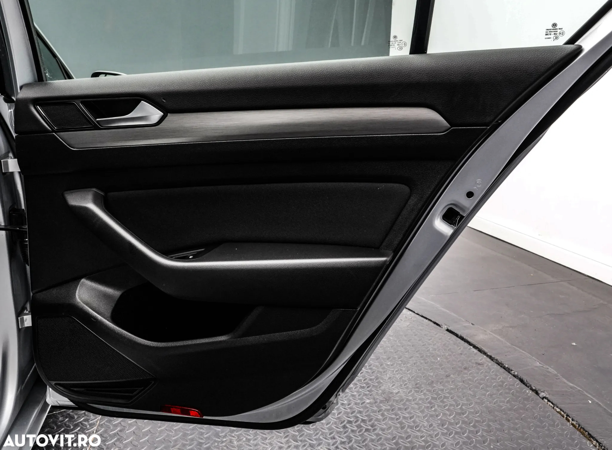 Volkswagen Passat 2.0 TDI Comfortline - 27
