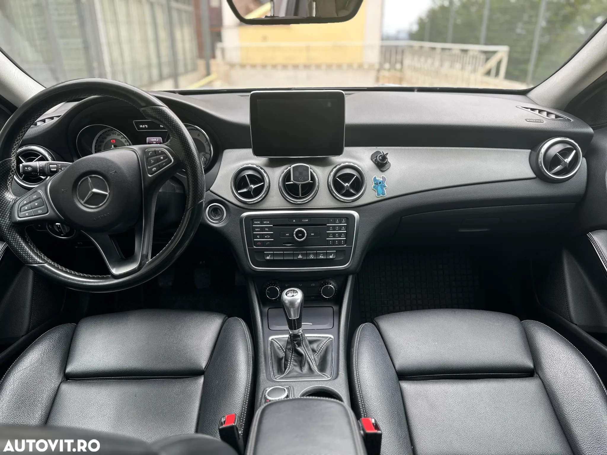 Mercedes-Benz GLA 180 - 18