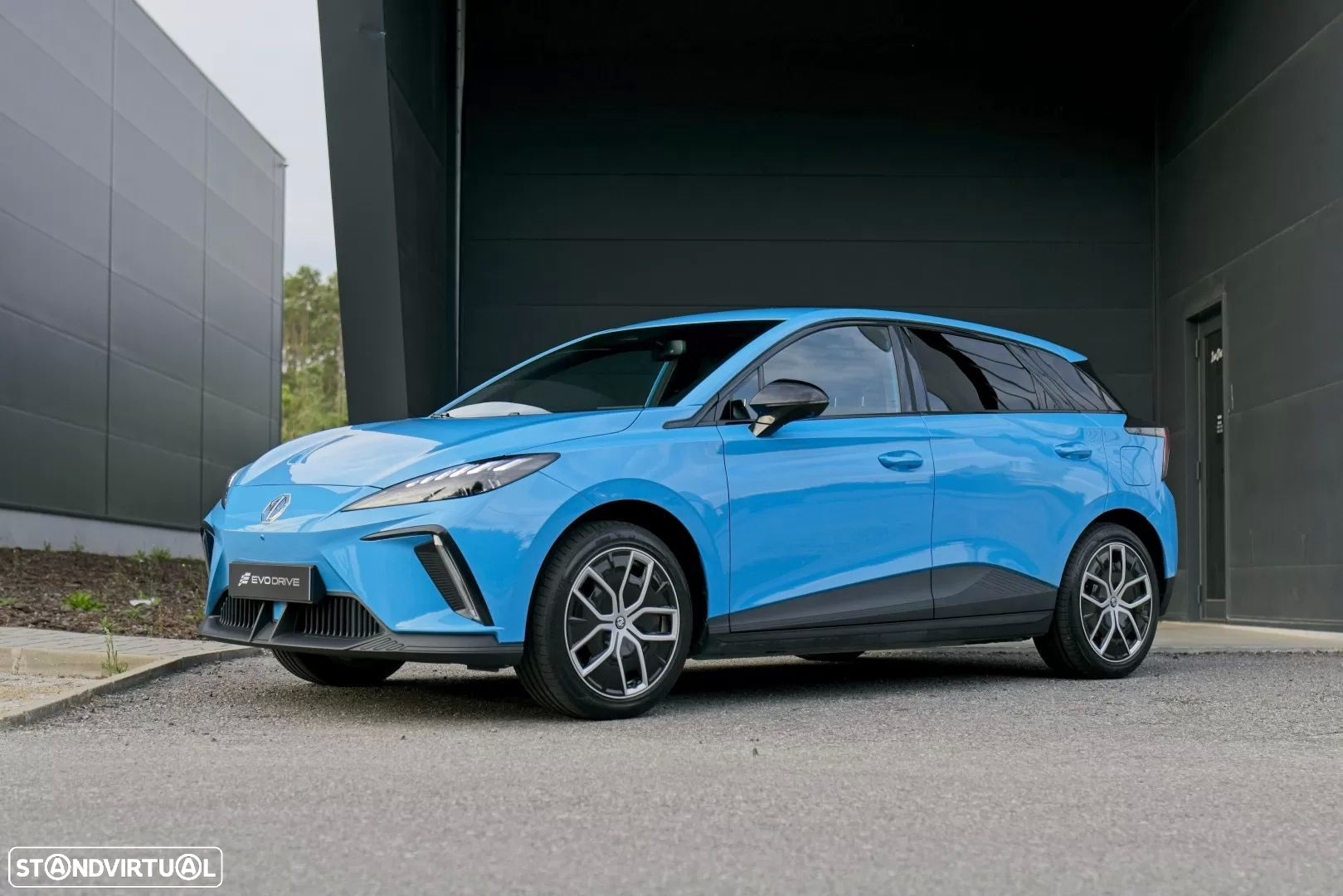 MG MG4 64 kWh Luxury - 27
