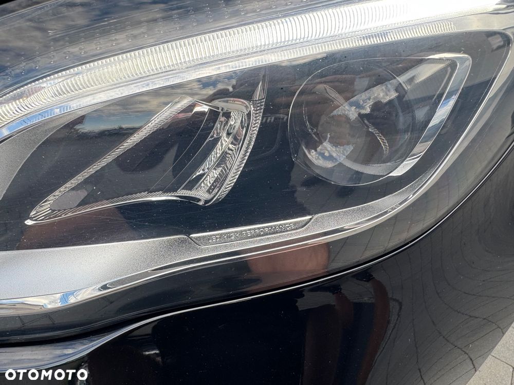 Mercedes-Benz GLA 200 d 4Matic 7G-DCT - 24