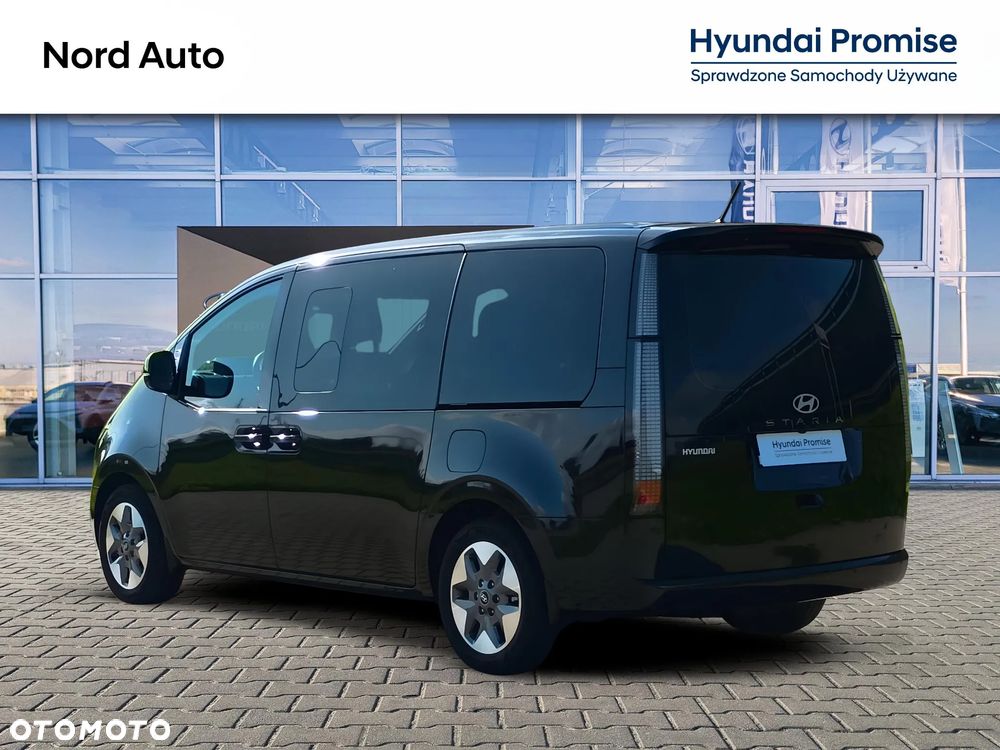 Hyundai Staria 1.6 T-GDI HEV Smart VIP - 4