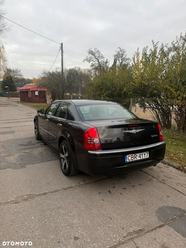 Chrysler 300C - 16