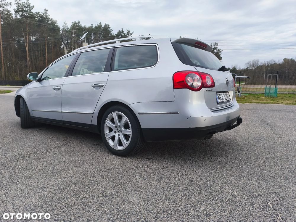 Volkswagen Passat 2.0 TDI DPF Highline - 9