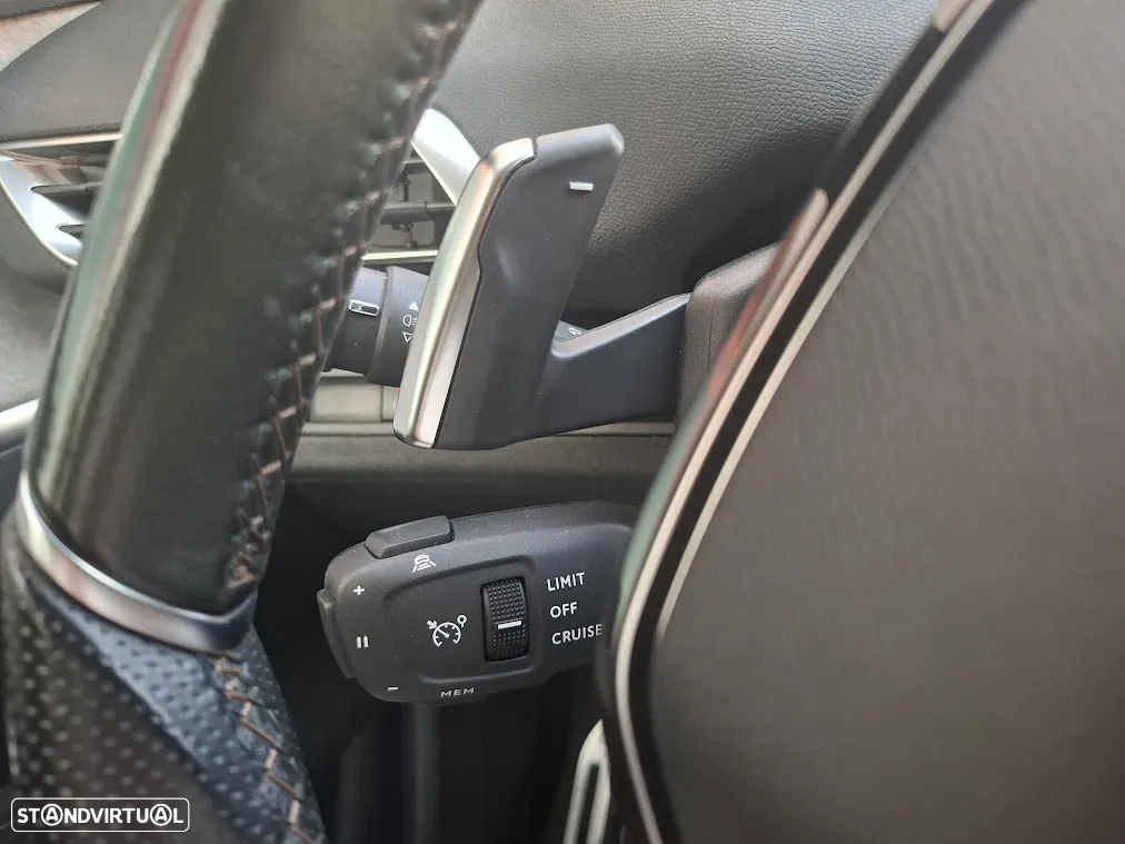 Peugeot 3008 1.6 Hybrid GT Line e-EAT8 - 24