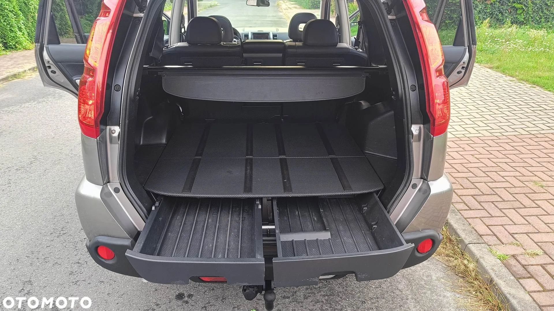 Nissan X-Trail 2.0 dCi 4x4 DPF Platinum - 39