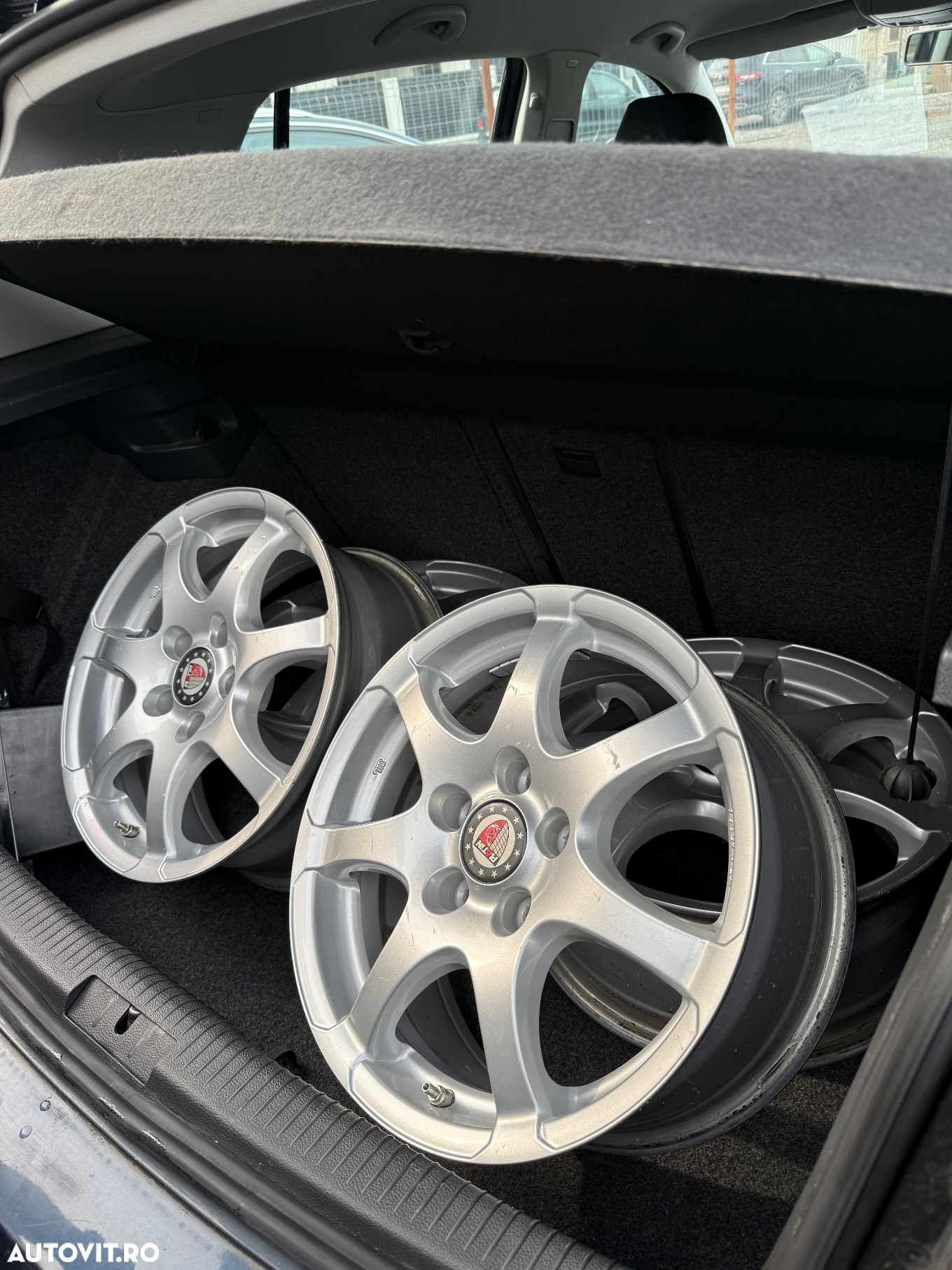 Volkswagen Golf 1.6 Comfortline - 21