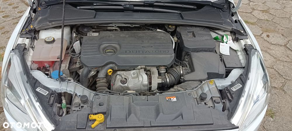 Ford Focus 1.5 TDCi SYNC Edition - 9