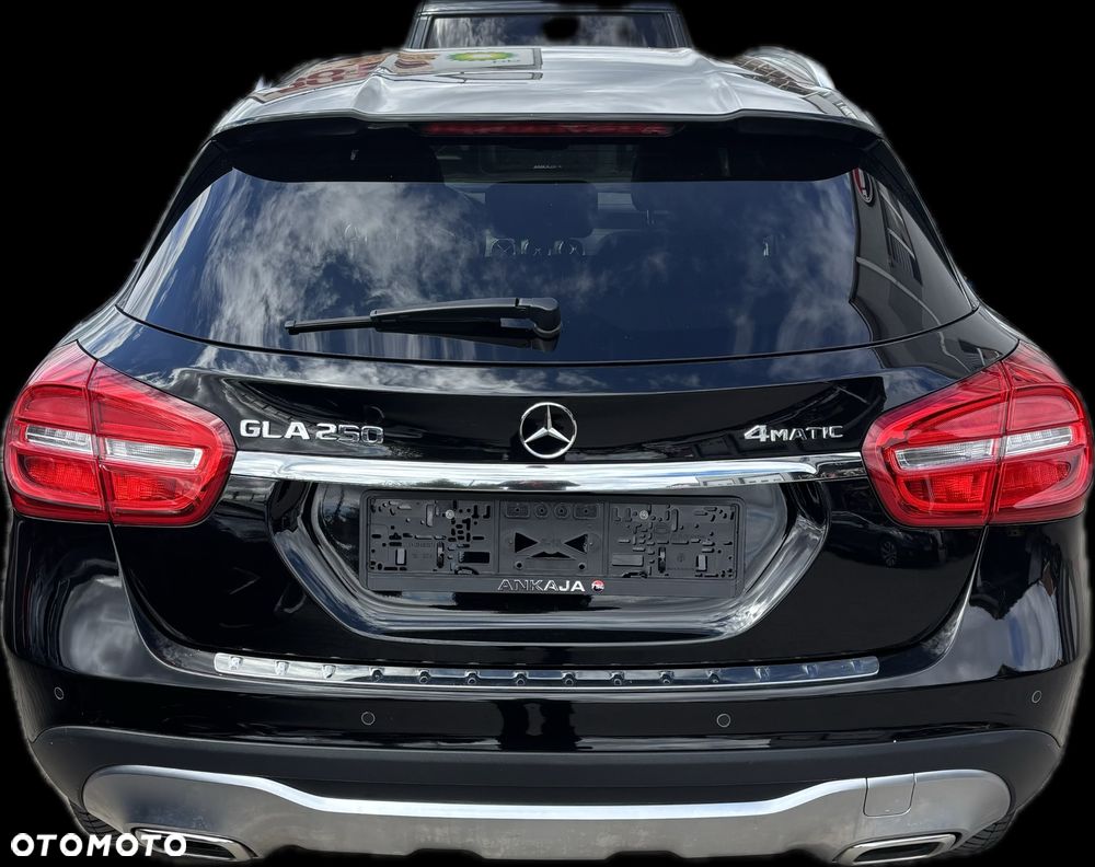 Mercedes-Benz GLA 250 4Matic 7G-DCT - 4