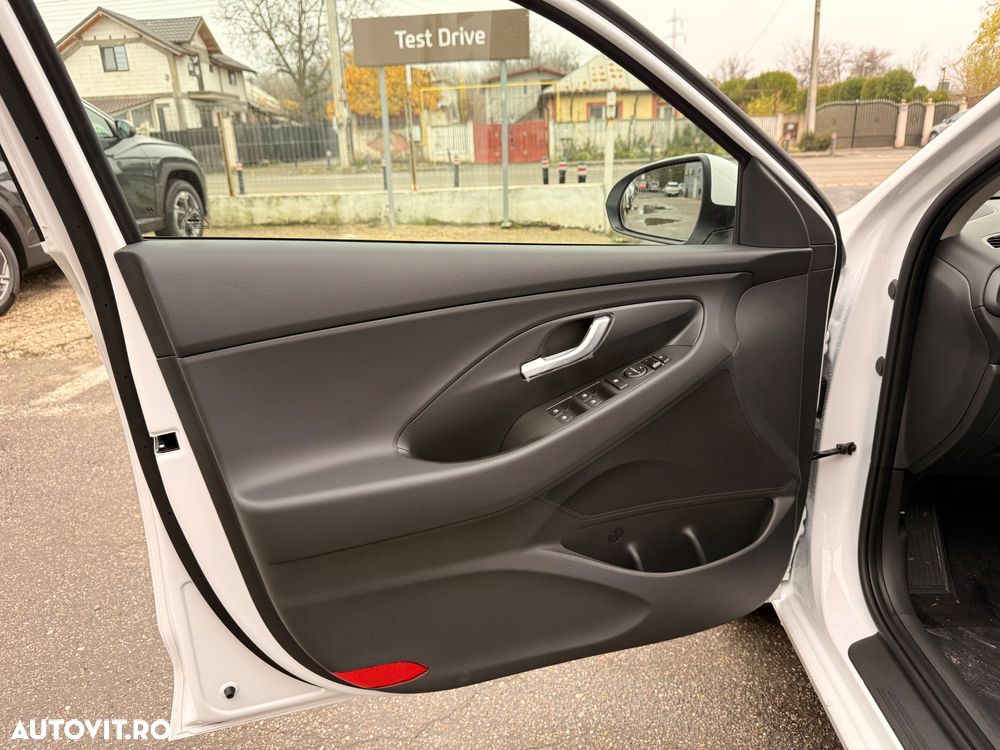 Hyundai i30 Fastback 1.5 T-GDI 140CP 7DCT MHEV Highway - 20