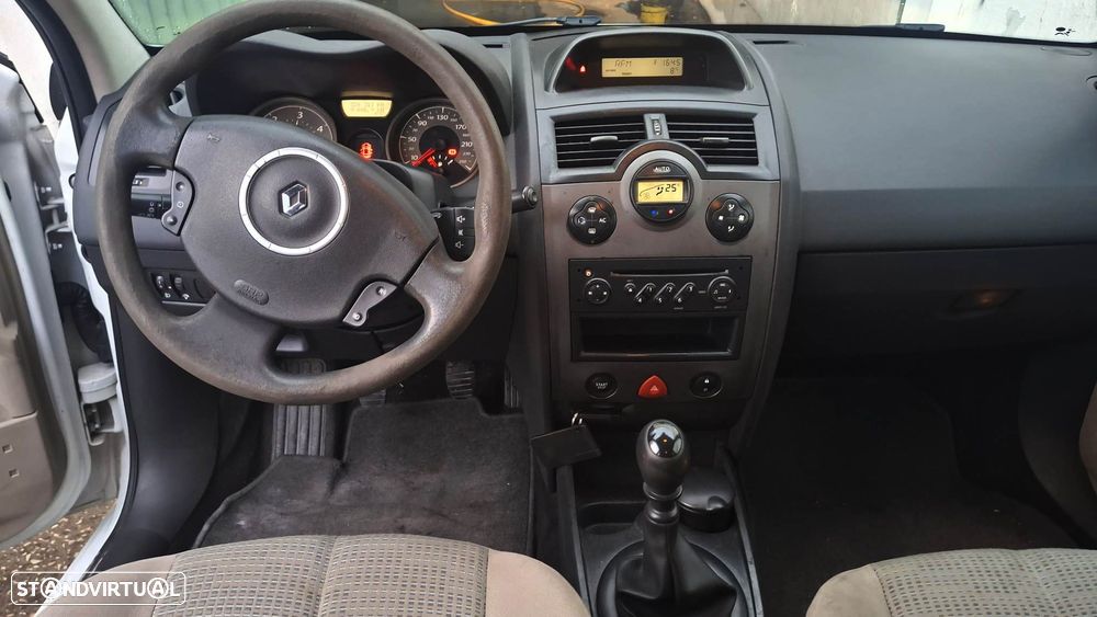 Renault Mégane Break 1.5 dCi Confort - 10