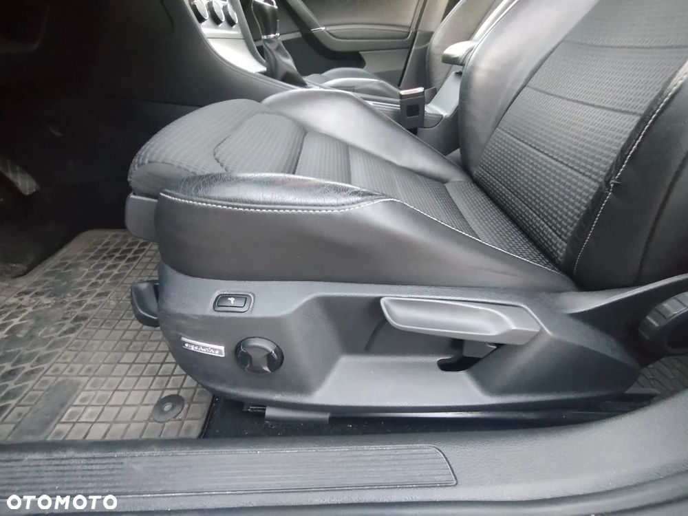 Volkswagen Golf - 10