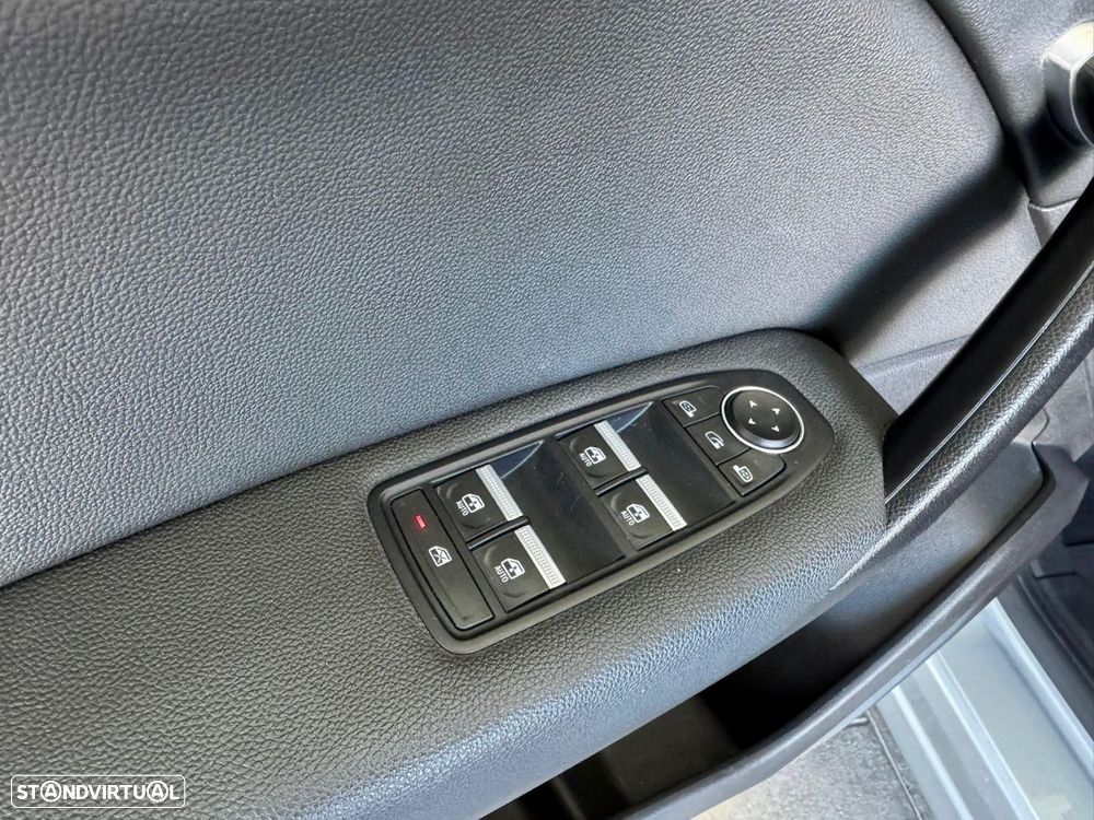 Renault Captur 1.0 TCe Exclusive - 18