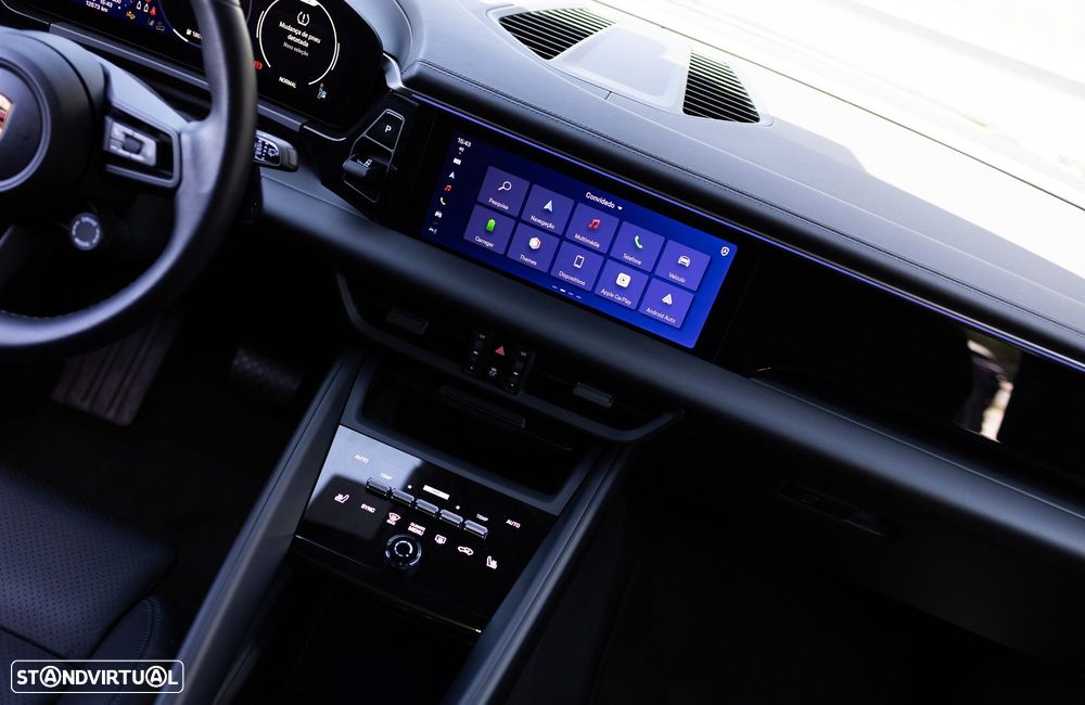 Porsche Macan Electric 4 - 15