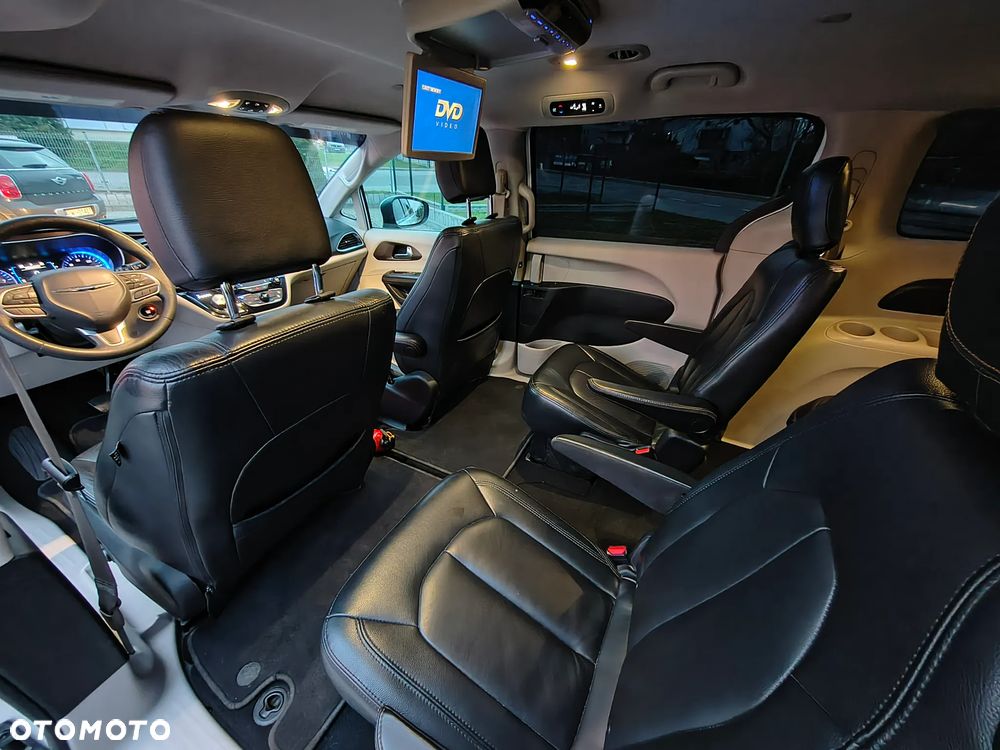 Chrysler Pacifica - 25