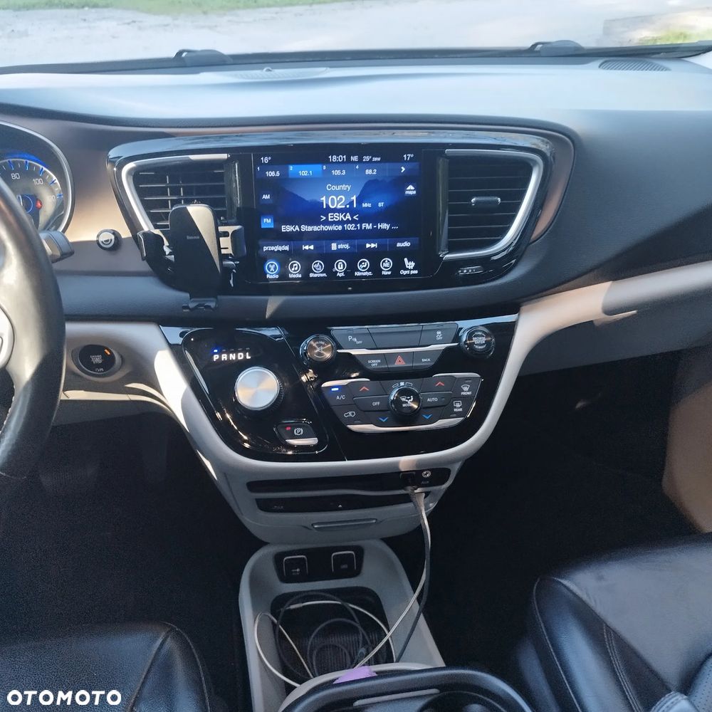 Chrysler Pacifica - 7