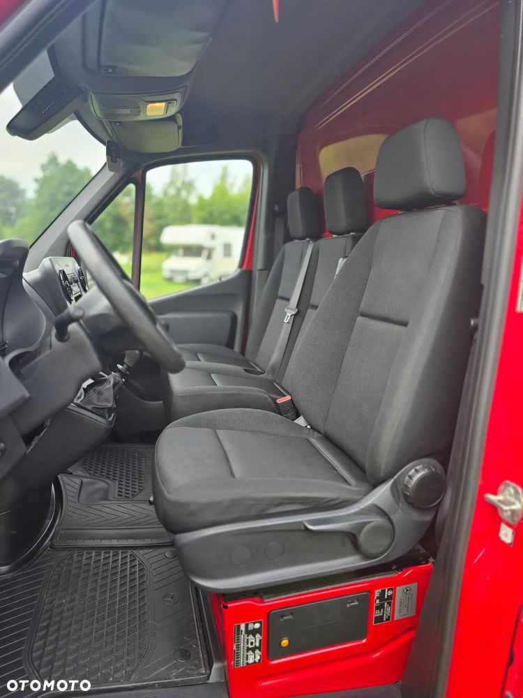 Mercedes-Benz Sprinter - 15