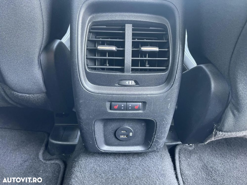 Ford Kuga - 25