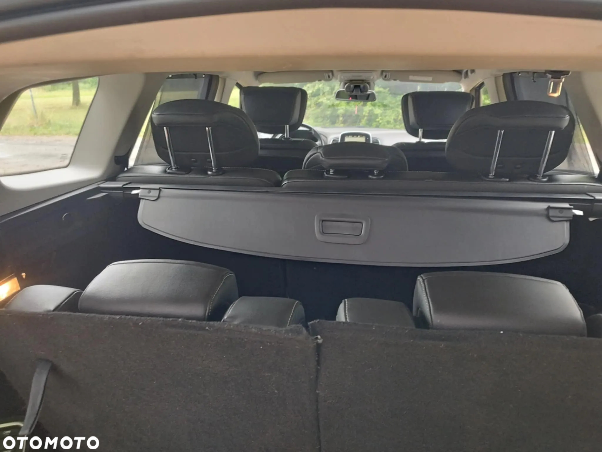 Renault Grand Scenic ENERGY TCe 130 S&S Paris - 12