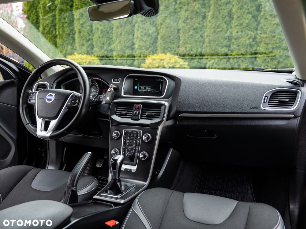 Volvo V40 D2 - 40