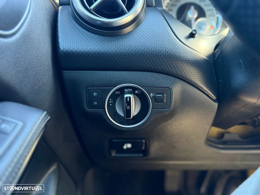 Mercedes-Benz A 180 d BlueEFFICIENCY Edition - 26