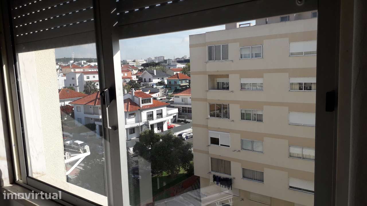 T3 em Linda a Velha - Grande imagem: 2/18