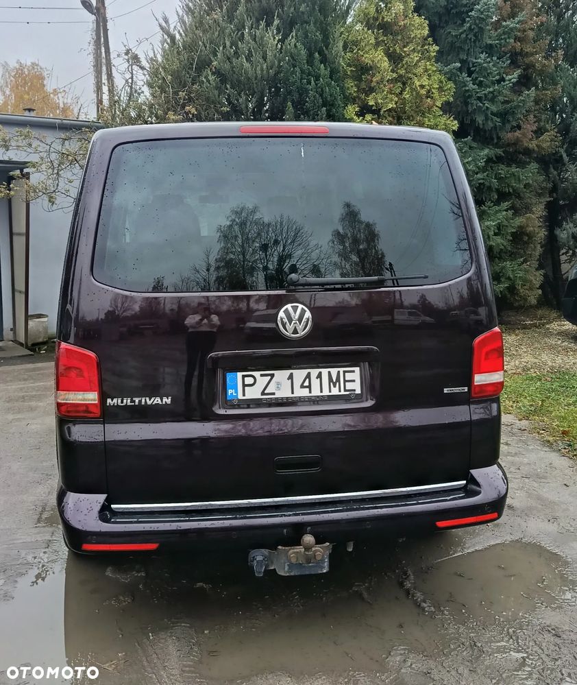 Volkswagen Multivan - 12