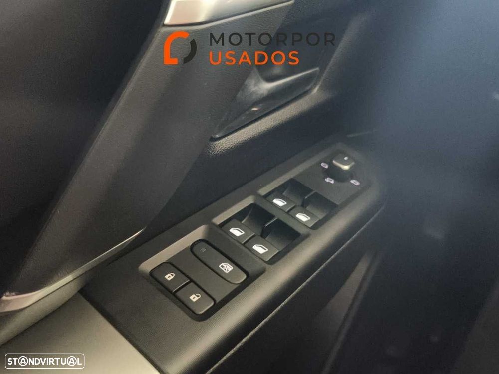 Jeep Compass 1.2 e-Hybrid First Edition DCT6 - 19