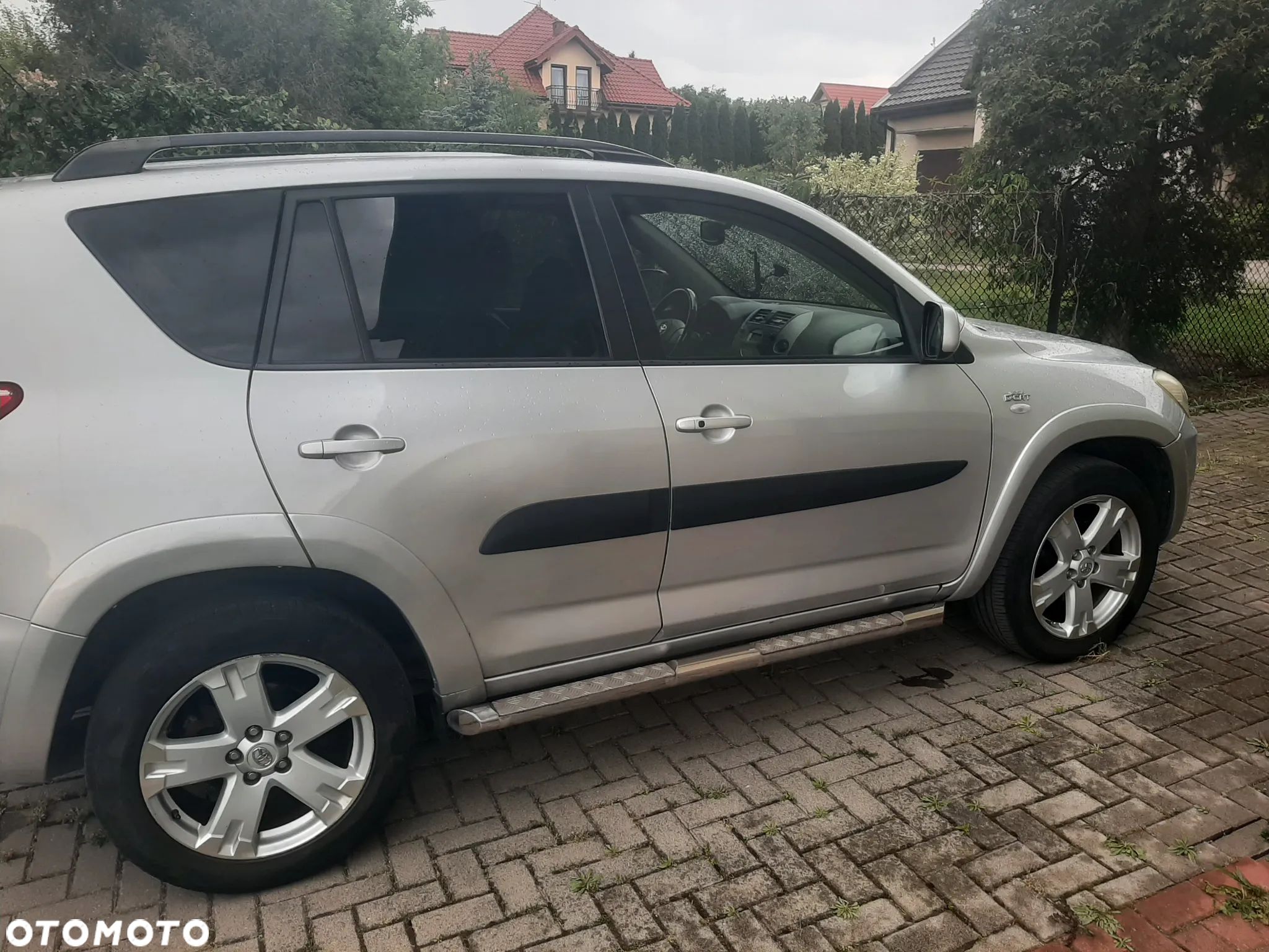 Toyota RAV4 - 1