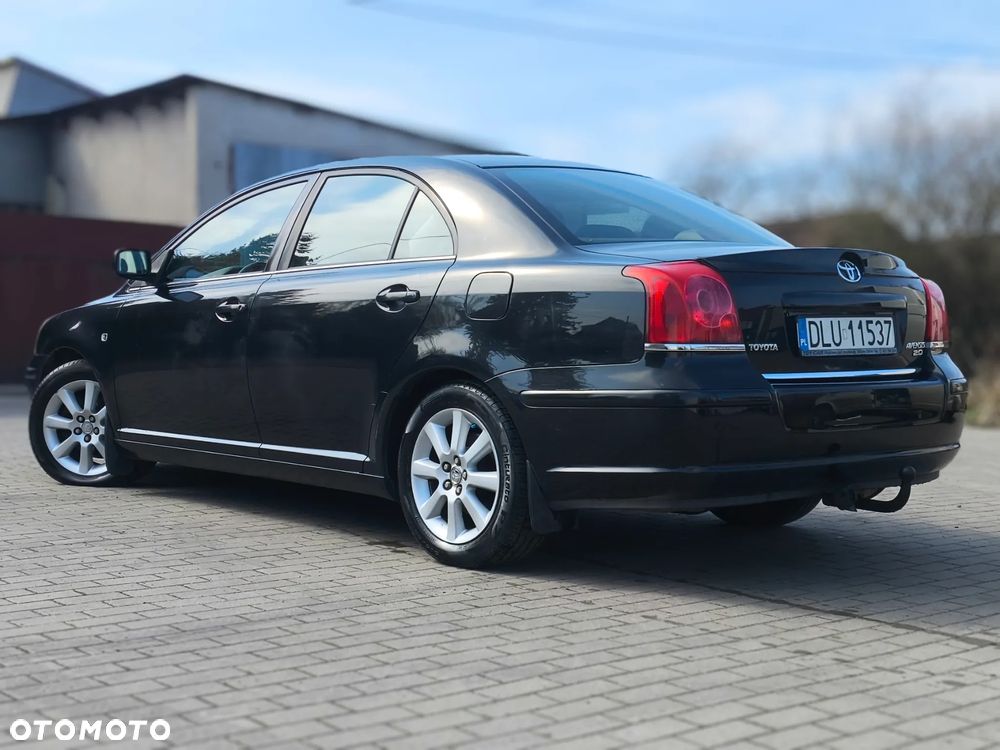 Toyota Avensis - 4