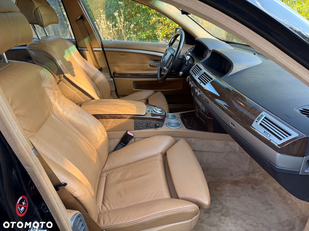 BMW Seria 7 740i L - 7